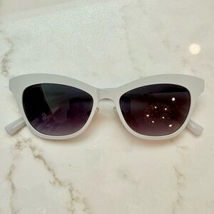 White Eyebob Sunglasses